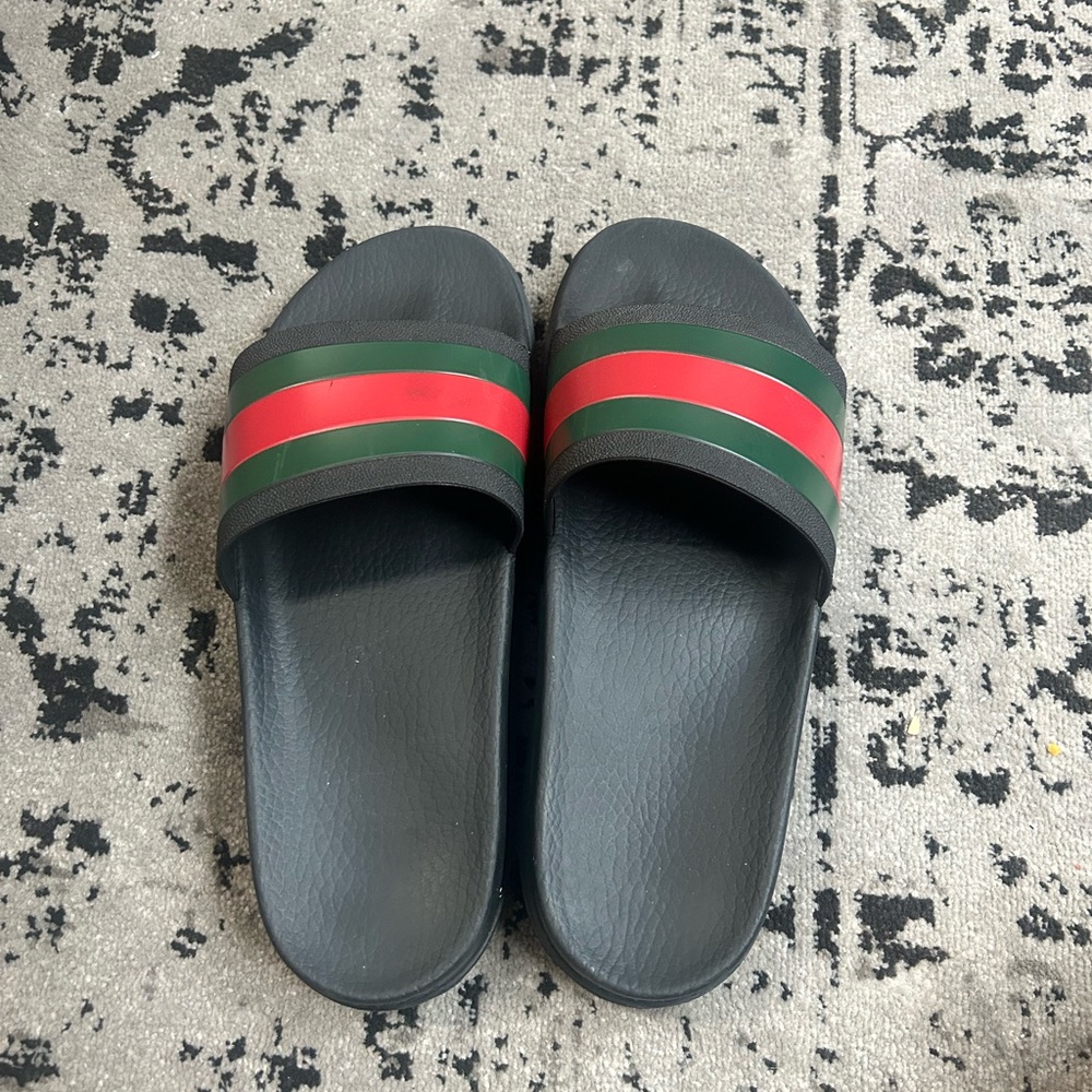 Gucci slides with red and green stripes